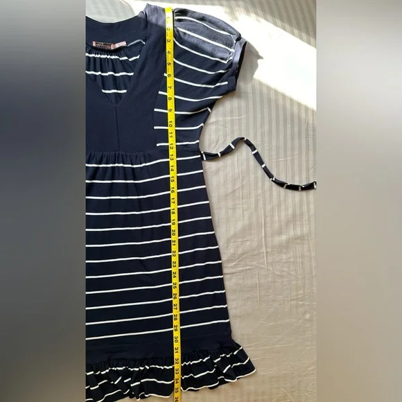 Juicy Couture•short sleeved striped dress•women’s medium•navy & white•tie back - Picture 15 of 15